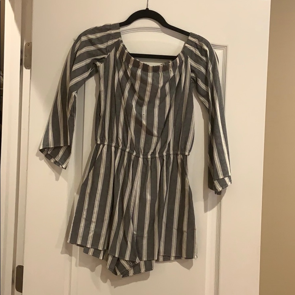 Design Lab Lord & Taylor Gray & White Romper